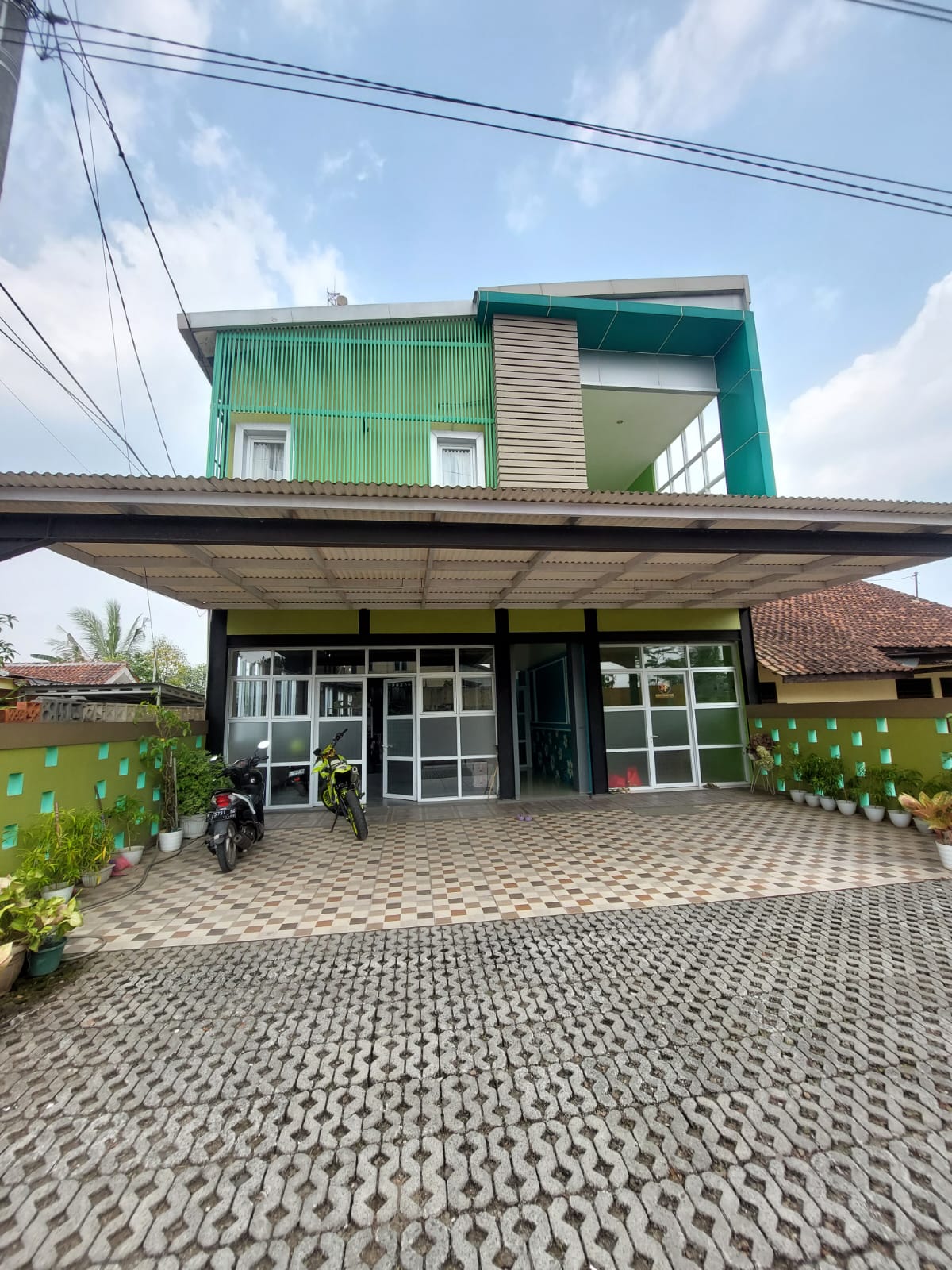 Dijual  Rumah 2 Lantai Pinggir Jalan 2 Menit UMP Purwokerto