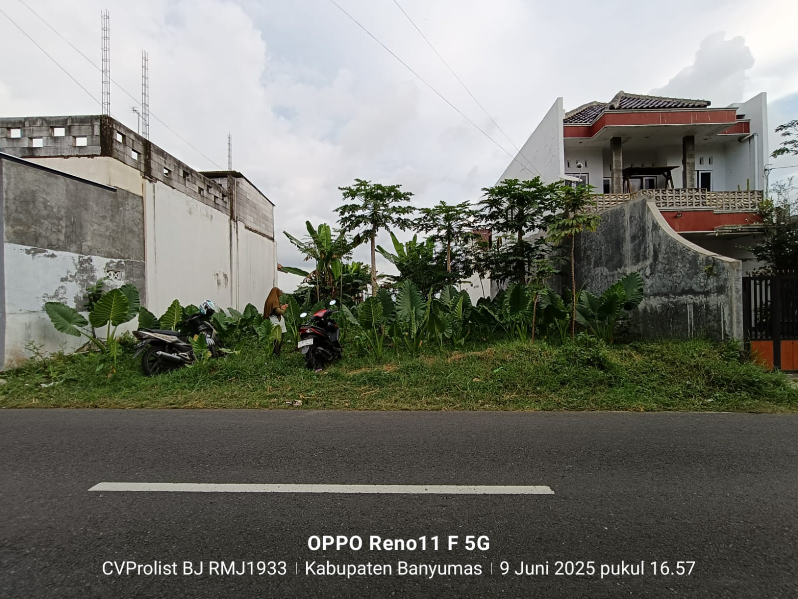 Dijual Tanah Strategis, 1/2 menit ke SMA Negri Di Karangsalam