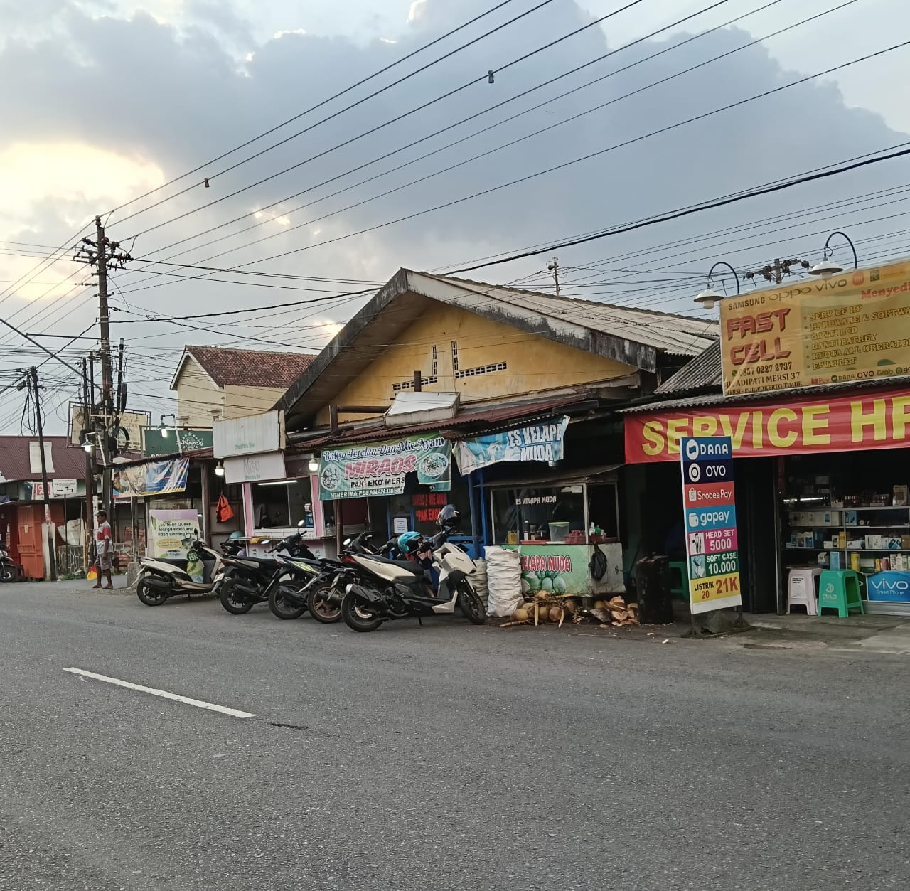 Dijual Toko Pinggir Jalan Raya Sangat Strategis - 4 Menit Univ Harbang