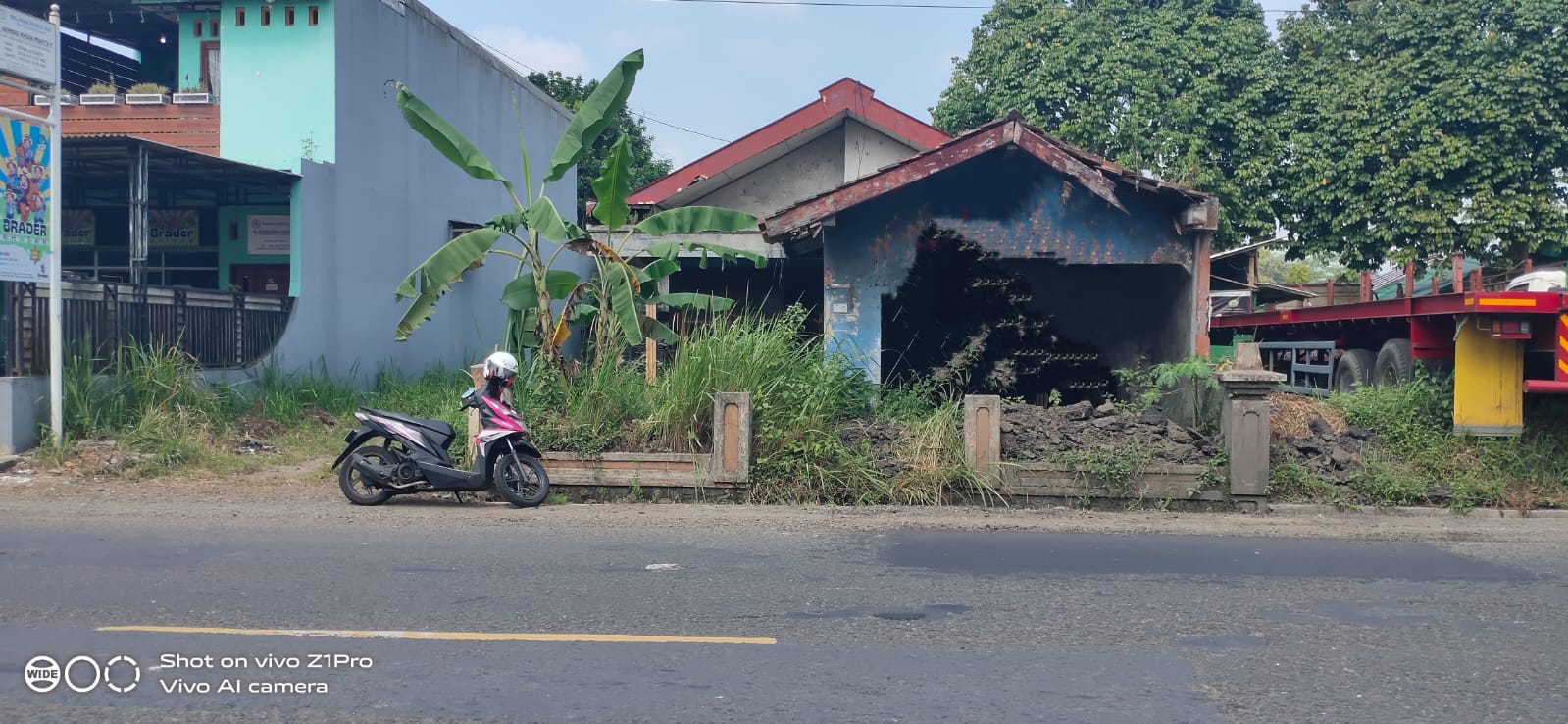 Tanah Murah Bonus Bangunan Strategis Pinggir Jalan Raya Propinsi