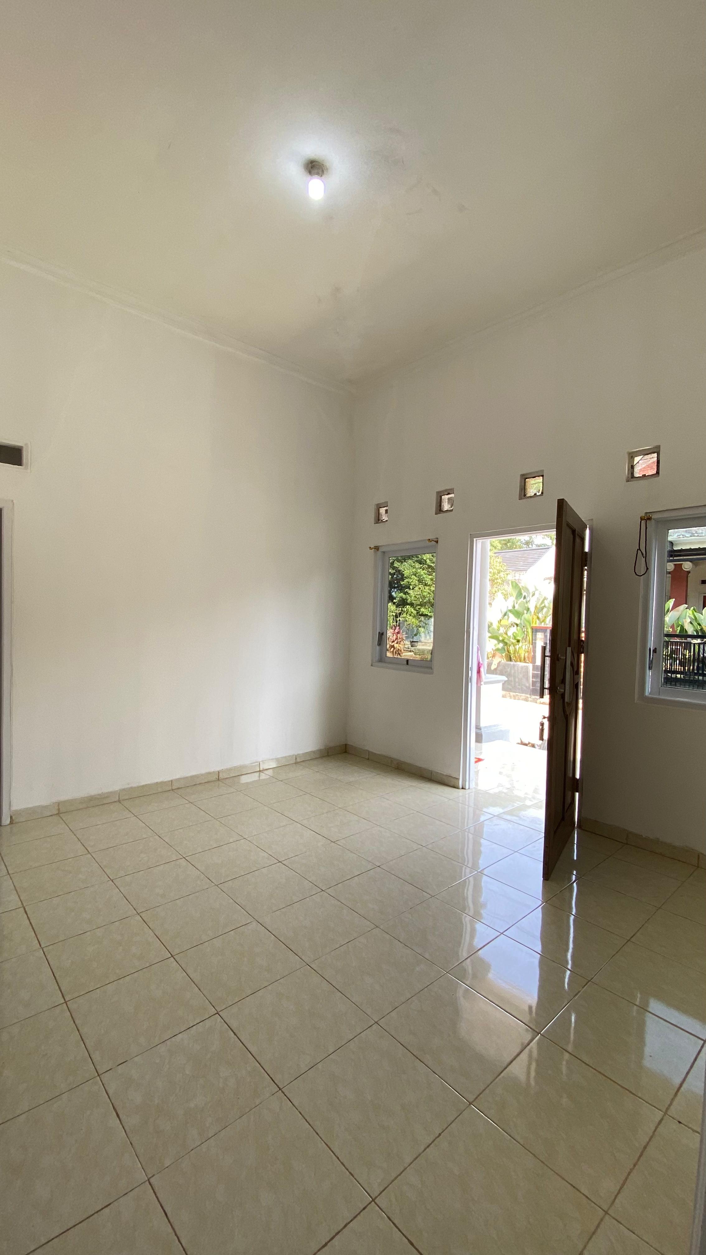 DiJual Rumah Luas dan Nyaman Dekat Kampus UMP dan UNSOED