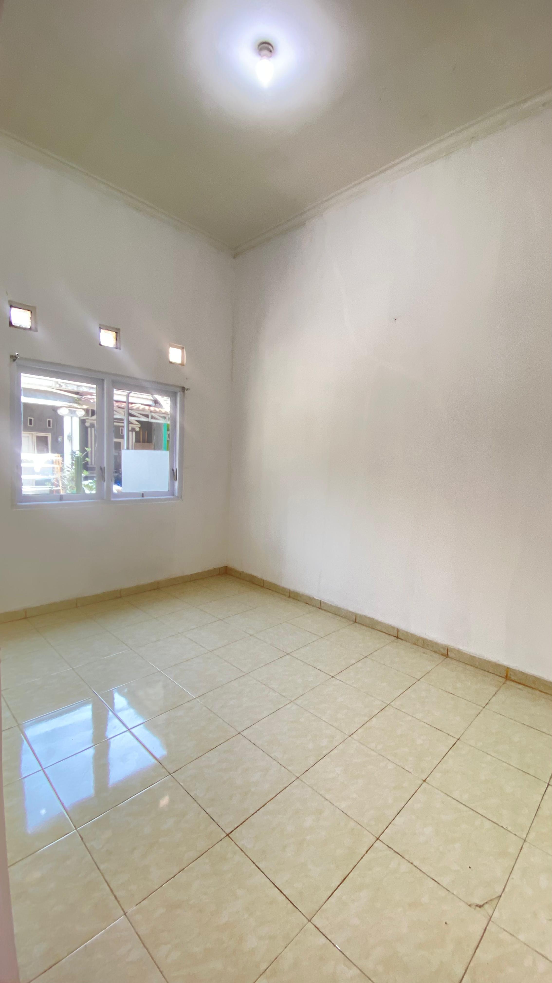 DiJual Rumah Luas dan Nyaman Dekat Kampus UMP dan UNSOED