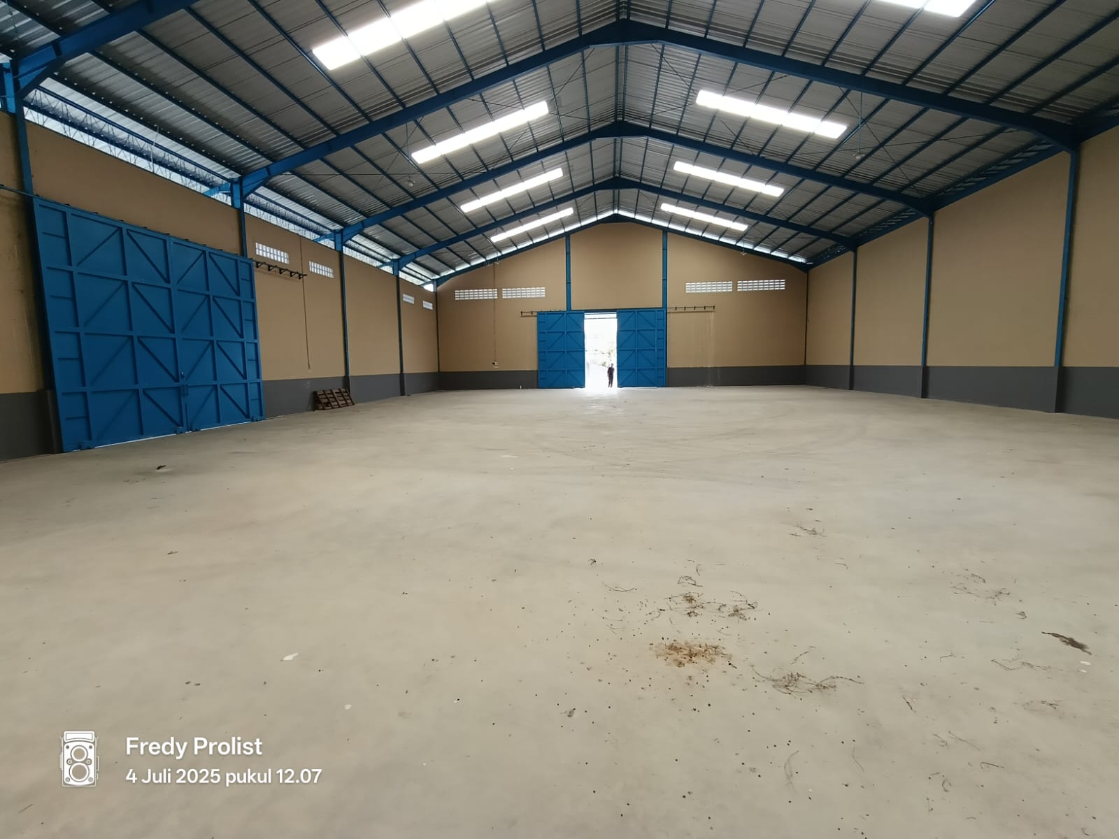 Disewakan Gudang Dikomplek Pergudangan Purwokerto - Kendaraan Berat Aman!