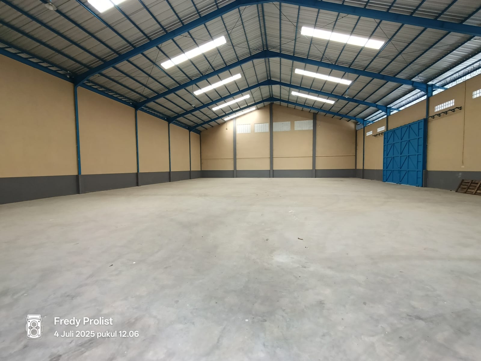 Disewakan Gudang Dikomplek Pergudangan Purwokerto - Kendaraan Berat Aman!