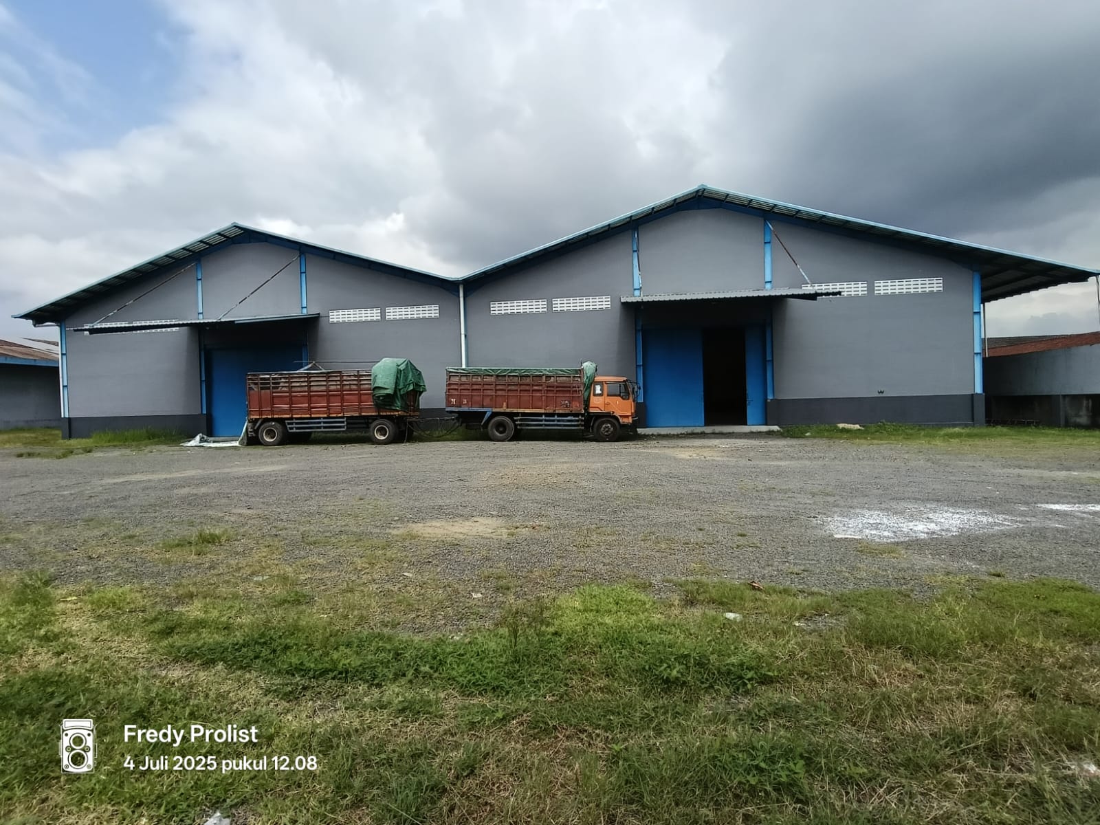 Disewakan Gudang Dikomplek Pergudangan Purwokerto - Kendaraan Berat Aman!
