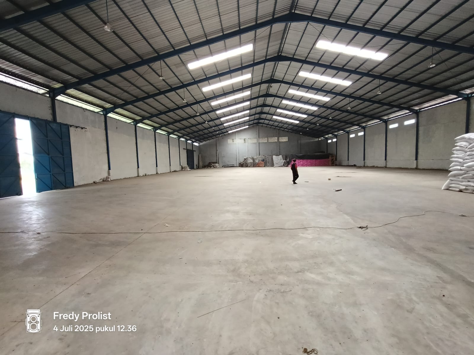 Disewakan Gudang Besar Dikomplek Pergudangan Purwokerto - Siap Pakai Akses Trailer!