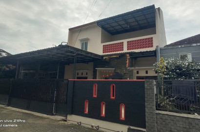 Disewakan Rumah Cantik 2 Lantai Belakang Kampus Kedokteran UNSUD Purwokerto