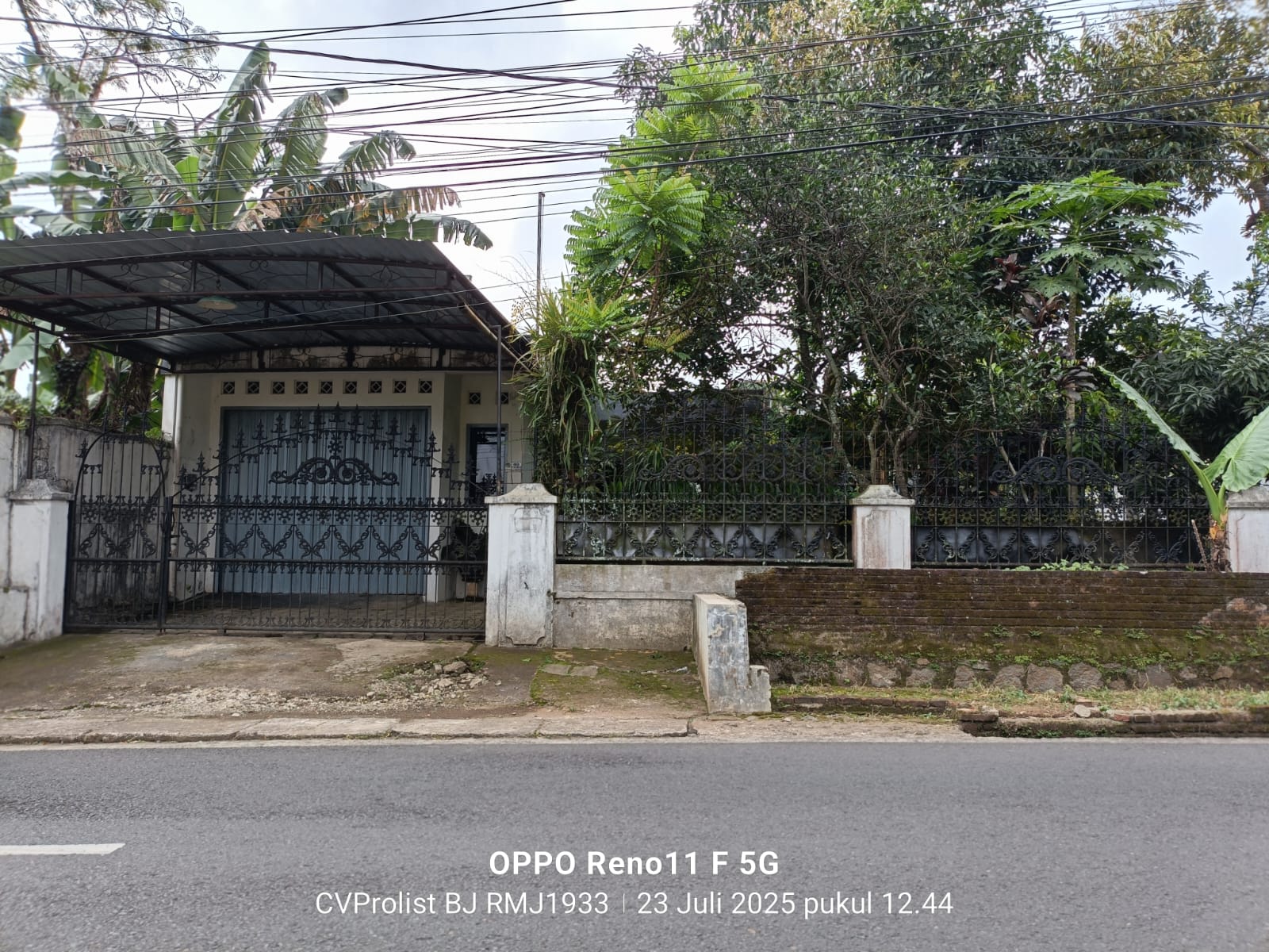 Dijual Rumah Dengan Halaman Luas 7 Menit Stasiun Purwokerto
