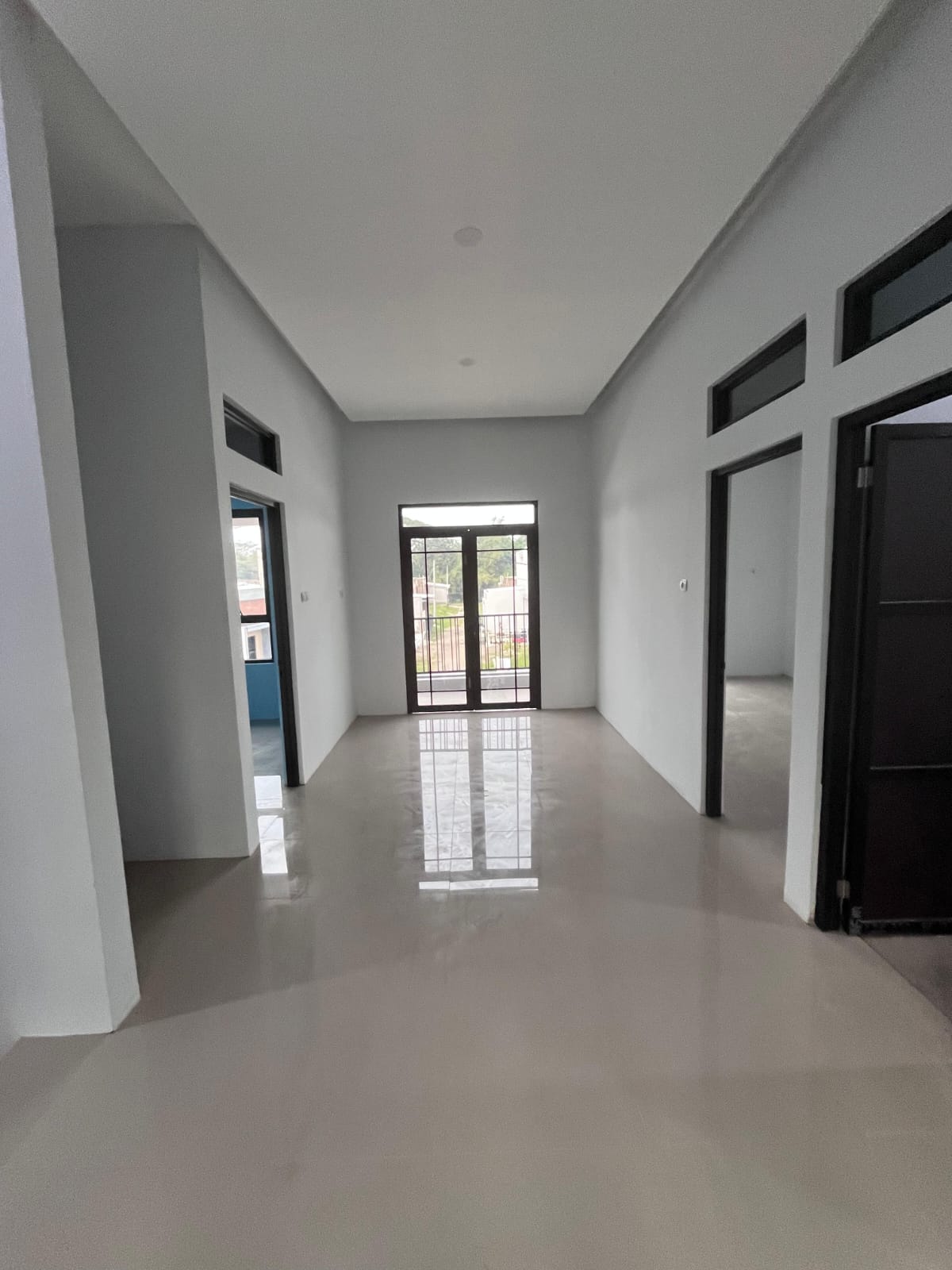 RUMAH MINIMALIS 2 LANTAI BANGUNAN BARU, 5 MENIT RSU DADI KELUARGA