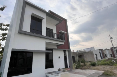 RUMAH MINIMALIS 2 LANTAI BANGUNAN BARU, 5 MENIT RSU DADI KELUARGA