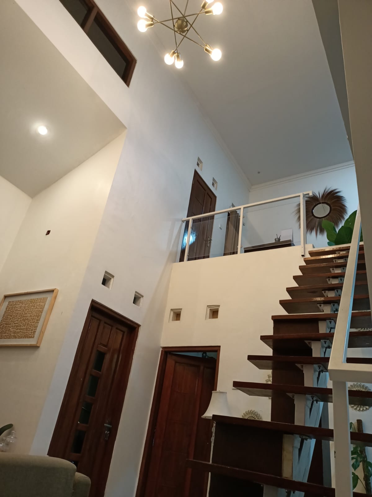 Rumah Cantik Harga Menarik Hanya 8 Menit Dari Stasiun