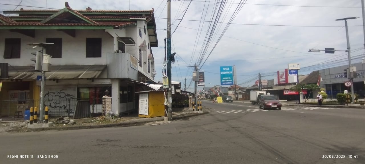 TANAH BANGUNAN KOMERSIL STRATEGIS SELANGKAH PASAR STAN MAGUWOHARJO