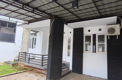Disewakan Rumah Luas Di Perumahan Tengah Kota dekat dengan Kampus