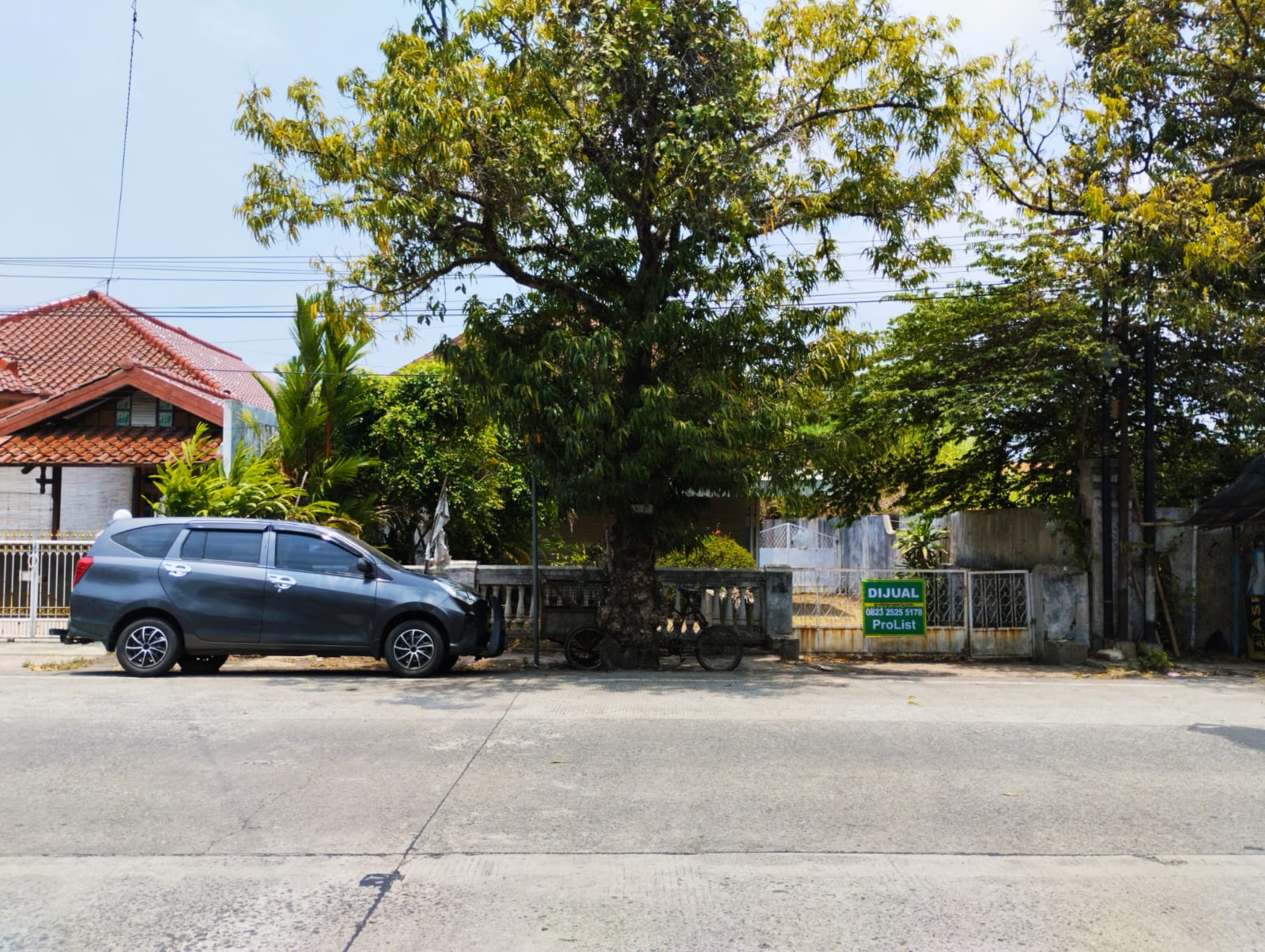 DIJUAL RUMAH LUAS DAN STARTEGIS PINGGIR JALAN DI DAERAH CILACAP