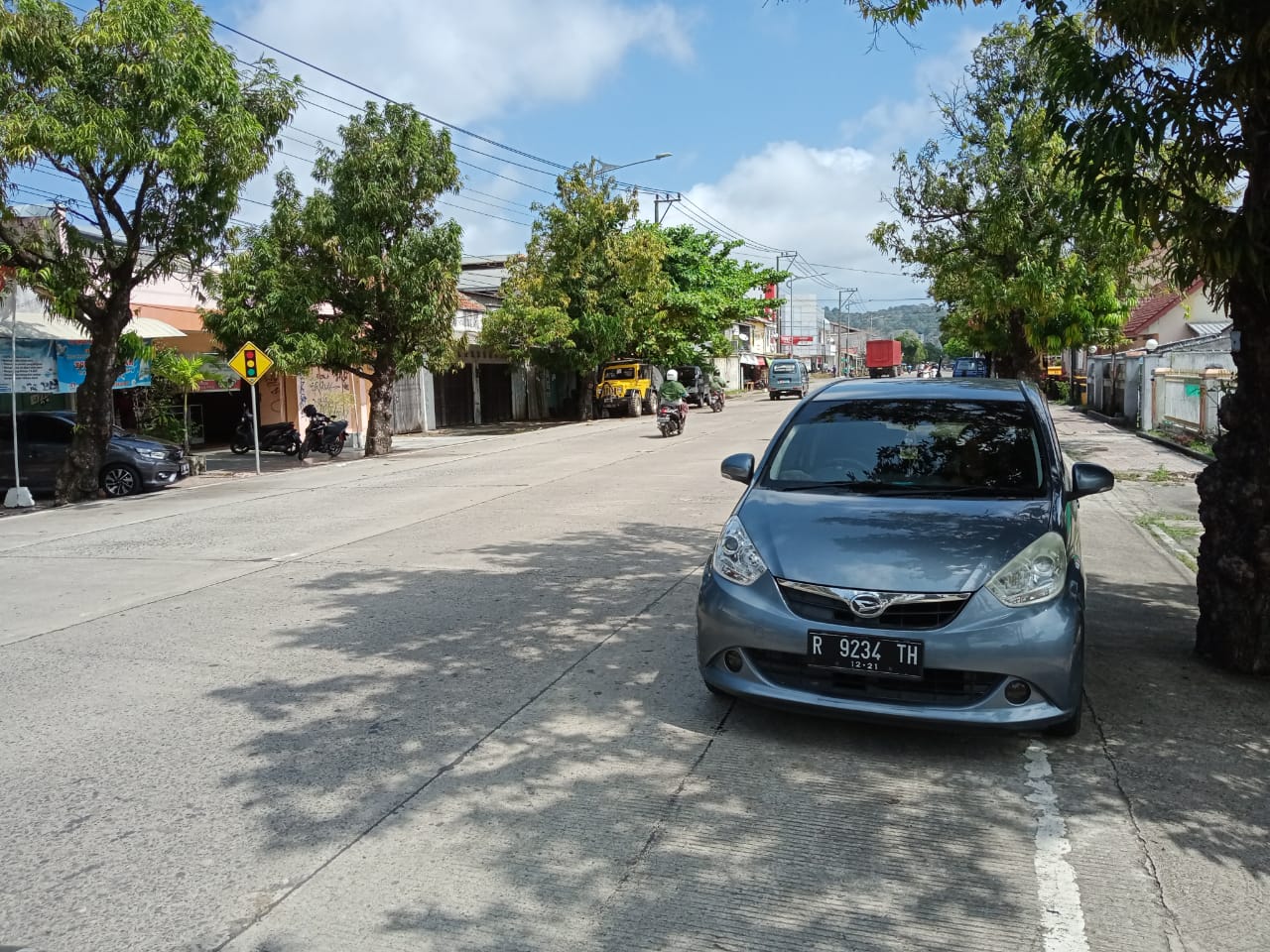 DIJUAL RUMAH LUAS DAN STARTEGIS PINGGIR JALAN DI DAERAH CILACAP