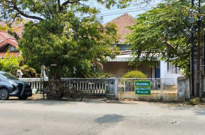 DIJUAL RUMAH LUAS DAN STARTEGIS PINGGIR JALAN DI DAERAH CILACAP