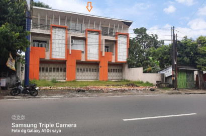 Disewakan Ruko 2 Lantai Pinggir Jalan Besar Purwokerto