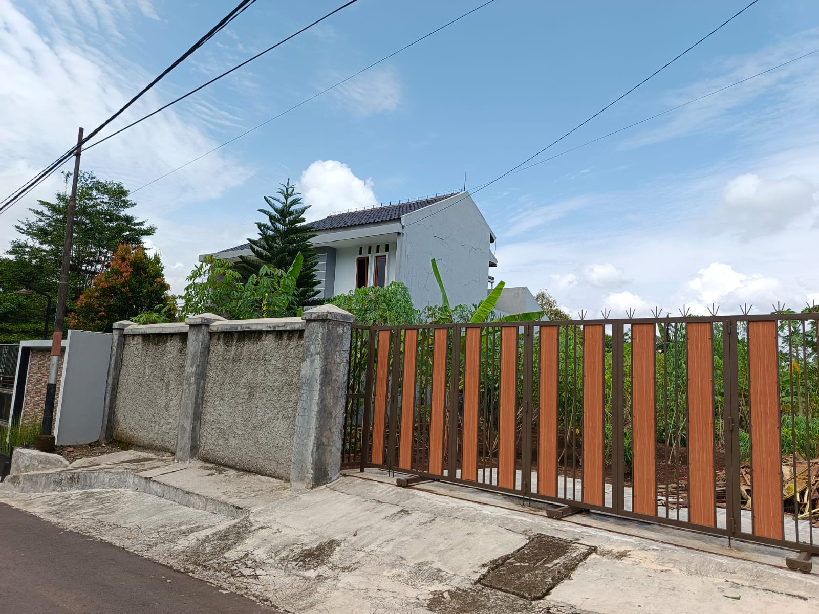 Dijual Tanah Kering Sudah Tembok Keliling dekat JL Purwokerto-Padamara