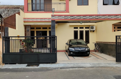 Dijual Rumah Cantik dan Mewah 1 Menit Ke RS Margono Soekarjo - Ketapang Indah