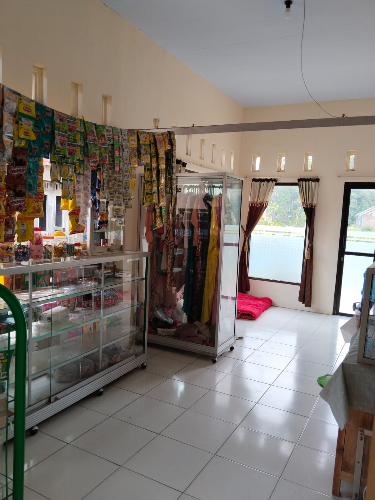 Dijual Rumah Cantik dan Tempat Usaha di Perum 5 Menit ke RS Wiradadi Keluarga - Graha Agung Karang Nanas
