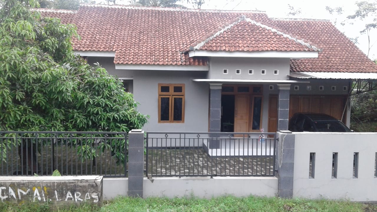 Dijual Rumah Bagus, Luas dan Asri di Sumbang