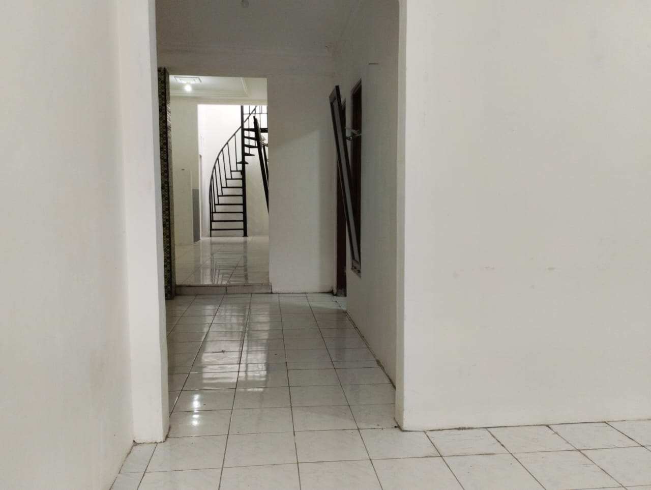 BU - Dijual Cepat Rumah Cantik Siap Huni Dekat Taman Kota Purwokerto