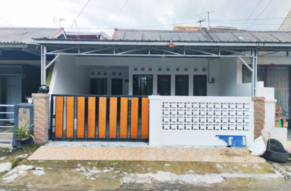 BU - Dijual Cepat Rumah Cantik Siap Huni Dekat Taman Kota Purwokerto