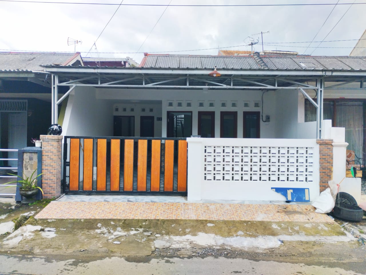 BU - Dijual Cepat Rumah Cantik Siap Huni Dekat Taman Kota Purwokerto