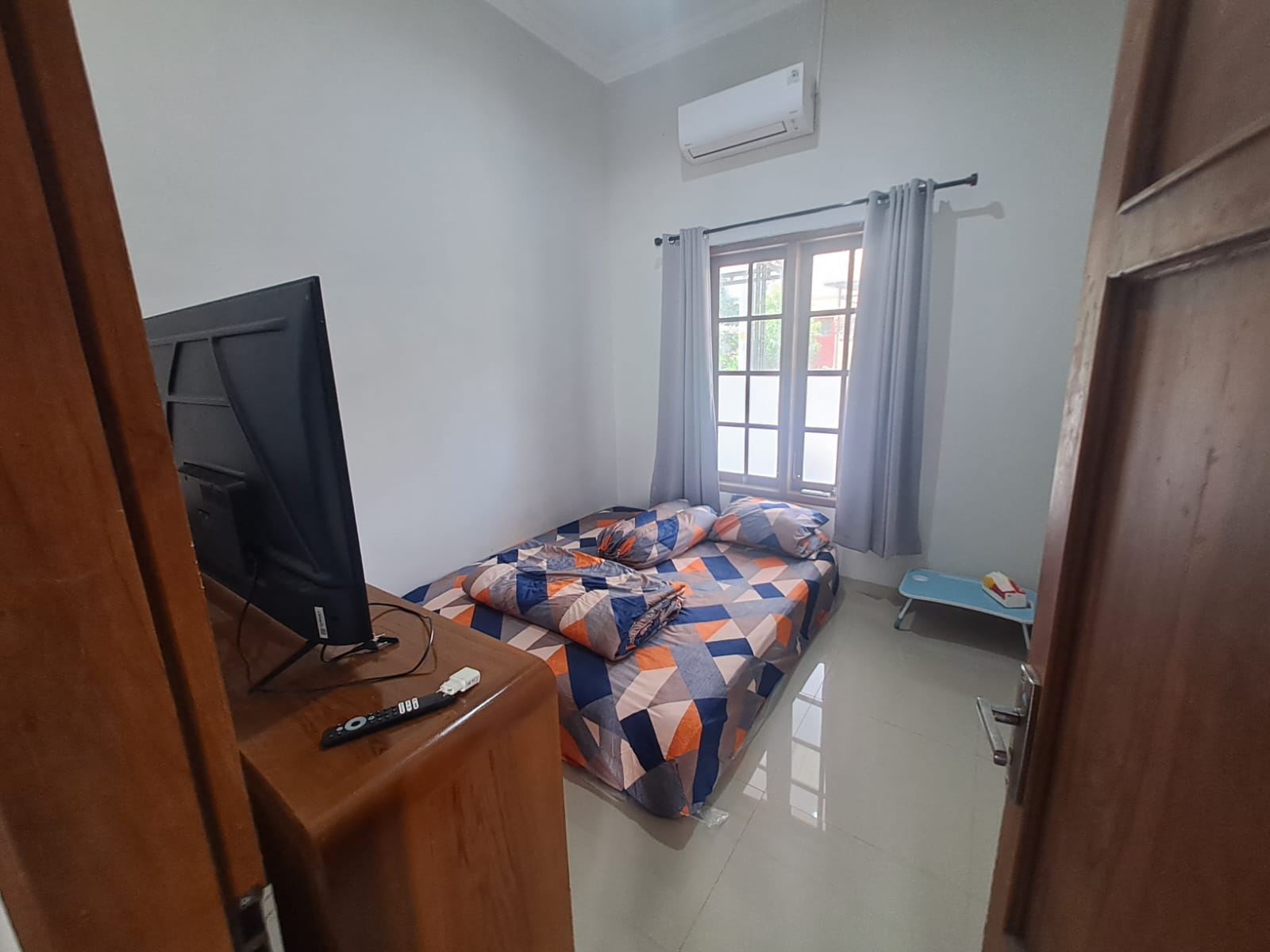 Disewakan Rumah Cantik Terawat Full Furniture Dekat Kampus UNSUD dan GOR