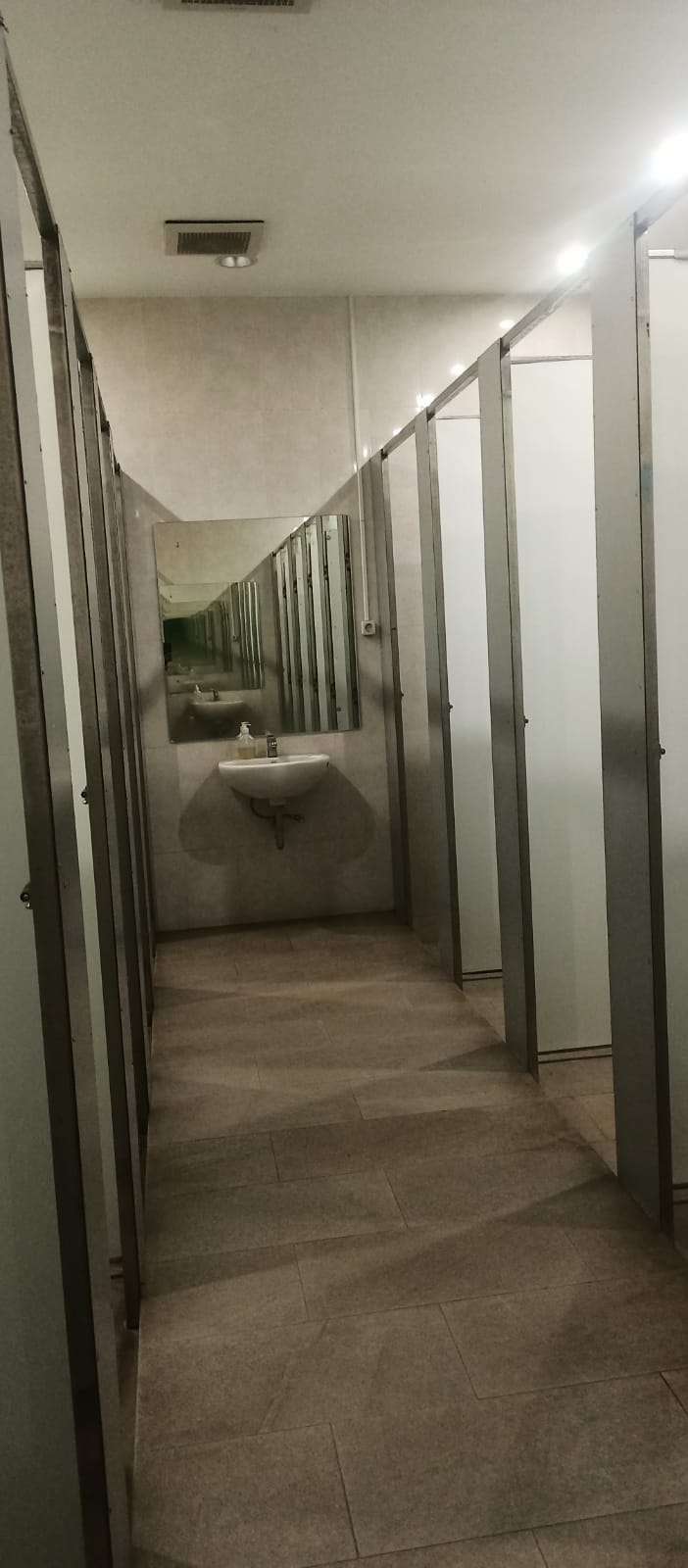 Dijual Hotel Modern di Pusat Kota Purwokerto  - Investasi Menguntungkan!