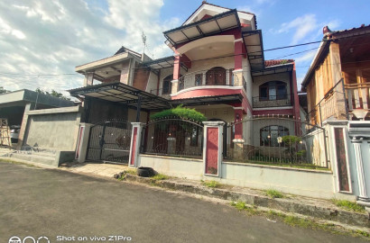 Rumah Bagus 2 Lantai  2 Menit Ke Pusat  Kuliner GOR Purwokerto
