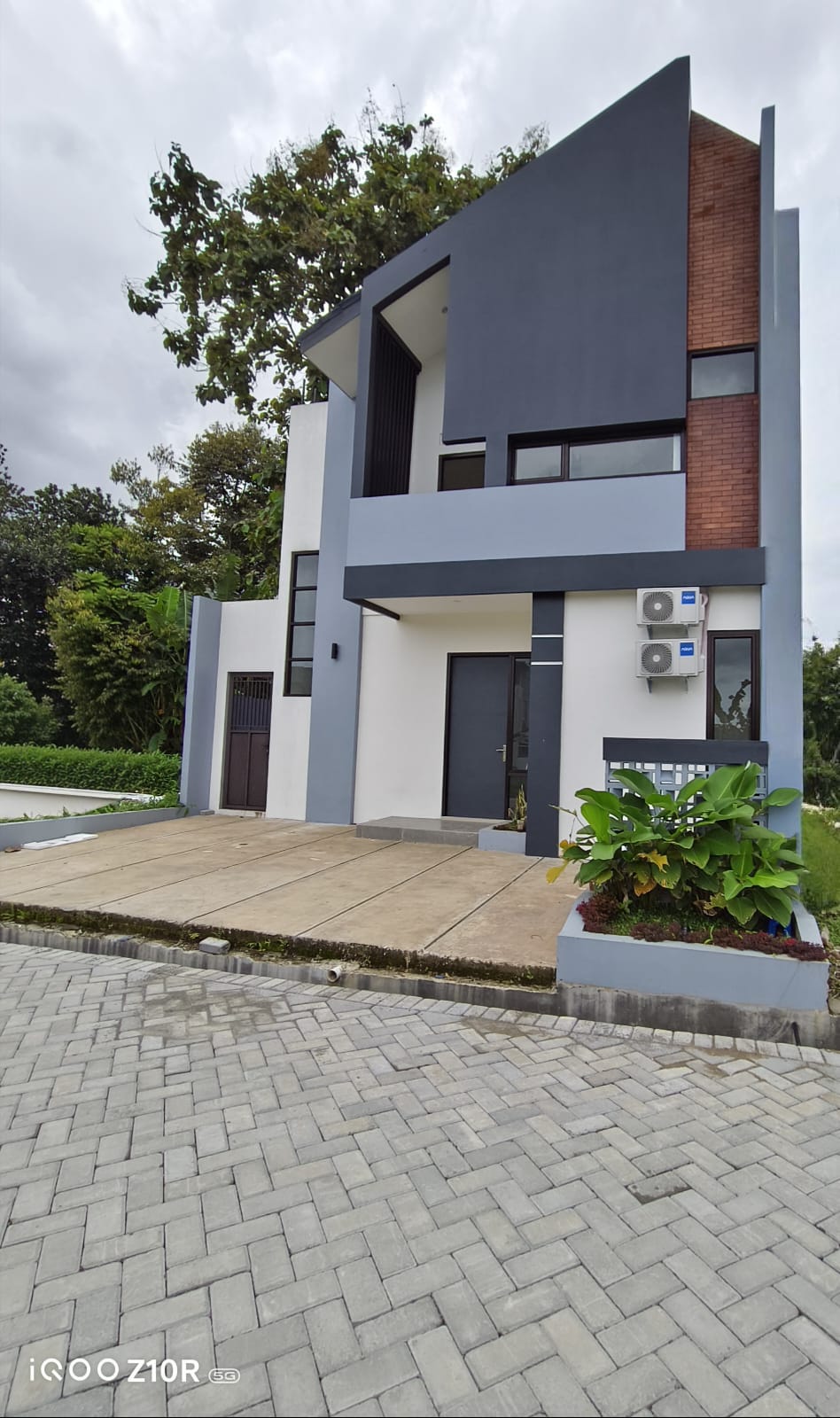 Rumah Kos Modern 2 Lantai Dekat Kampus UNSUD AMIKOM BSI