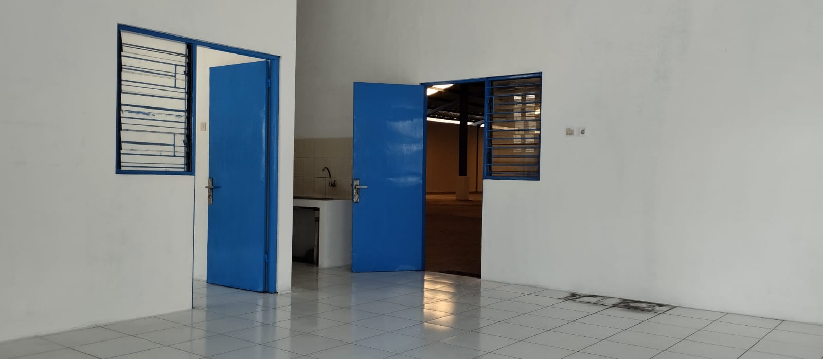 Dijual Gudang Di Purwokerto Selatan Full Renovasi Siap Pakai - Teluk