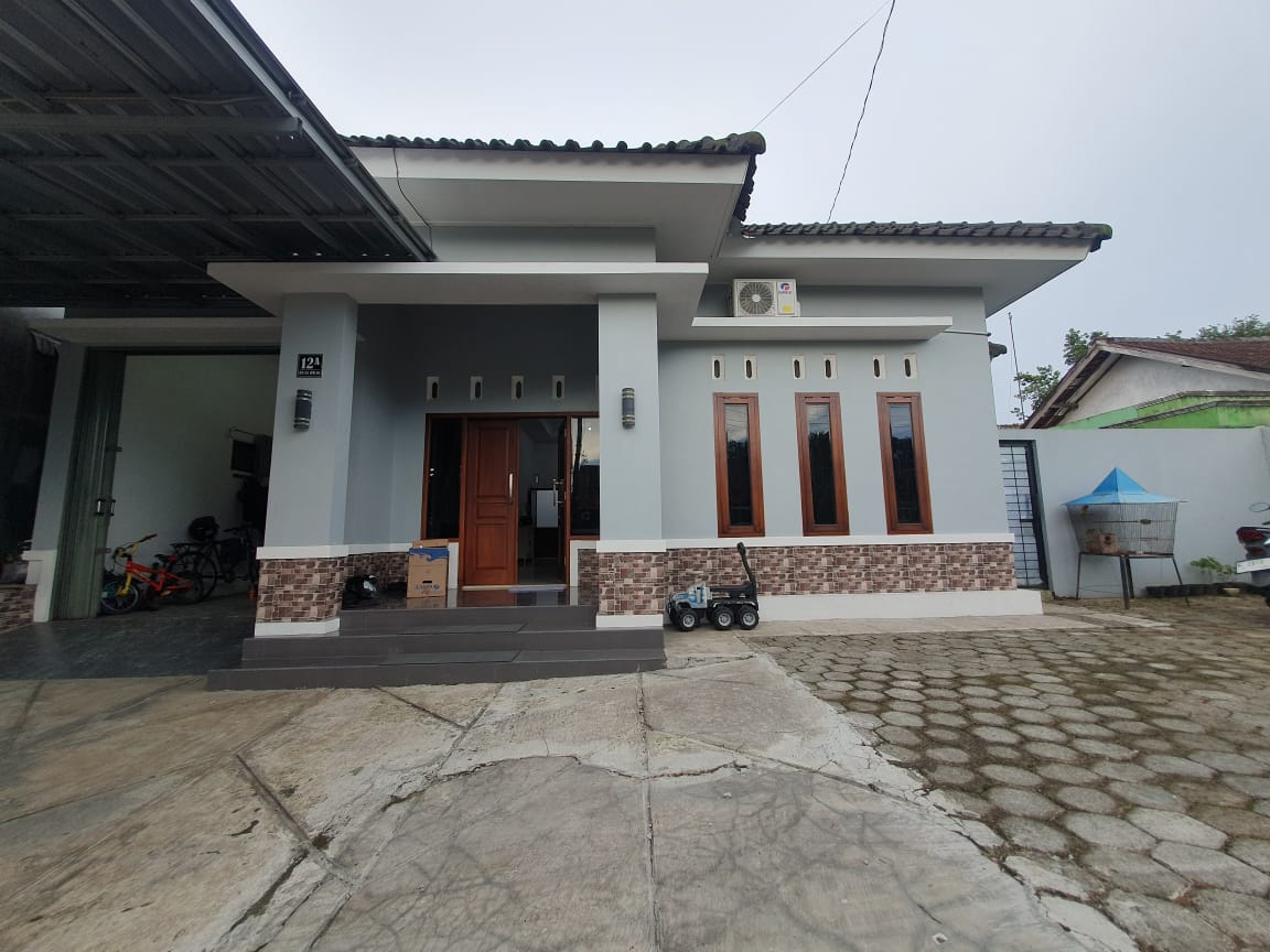 Disewakan Rumah FULL FURNISHED, luas, nyaman bersih dan terawat,  cocok untuk keluarga, rumah dinas, kantor online.