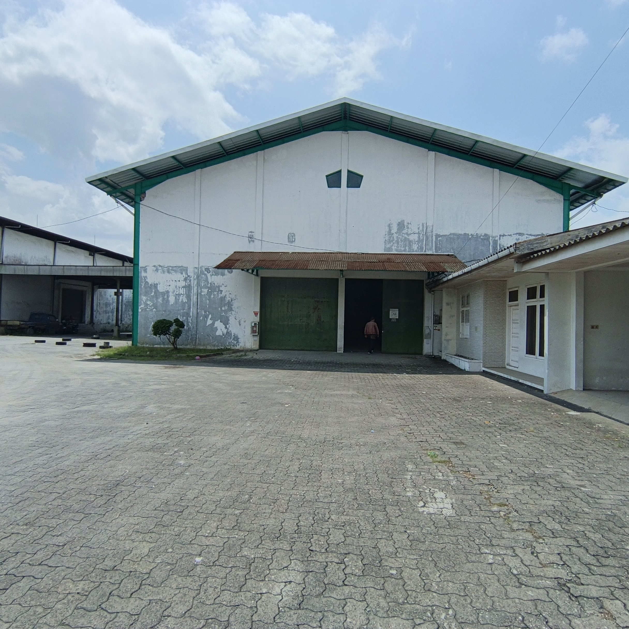 Disewakan Gudang Akses Tronton Dalam Kota Purwokerto - Security 24 Jam