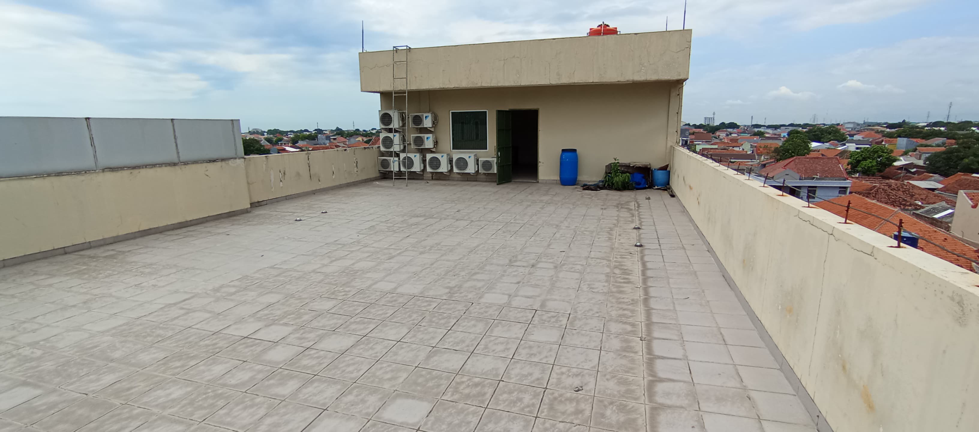 DIJUAL CEPAT! GUDANG & KANTOR 3 LANTAI SIAP PAKAI DI LOKASI STRATEGIS - KOTA CIREBON