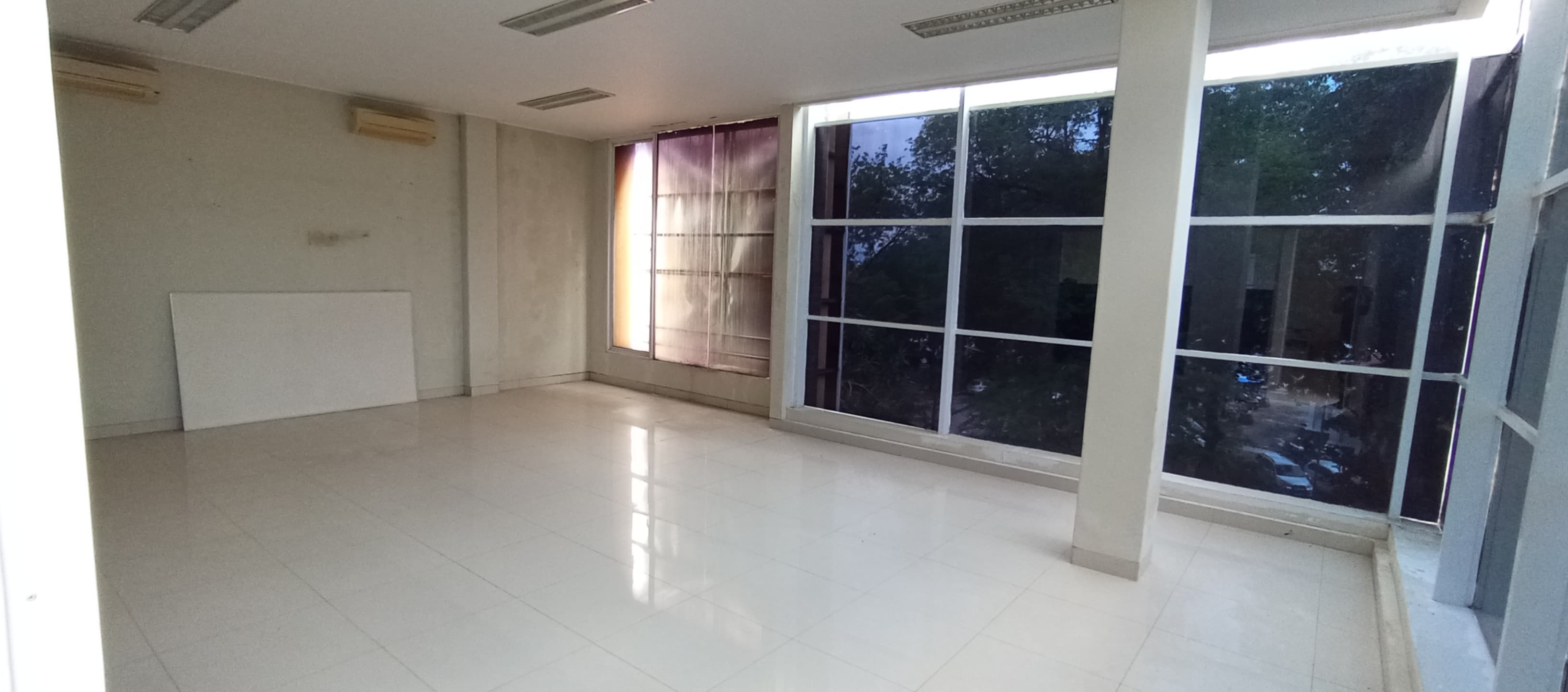 DIJUAL CEPAT! GUDANG & KANTOR 3 LANTAI SIAP PAKAI DI LOKASI STRATEGIS - KOTA CIREBON