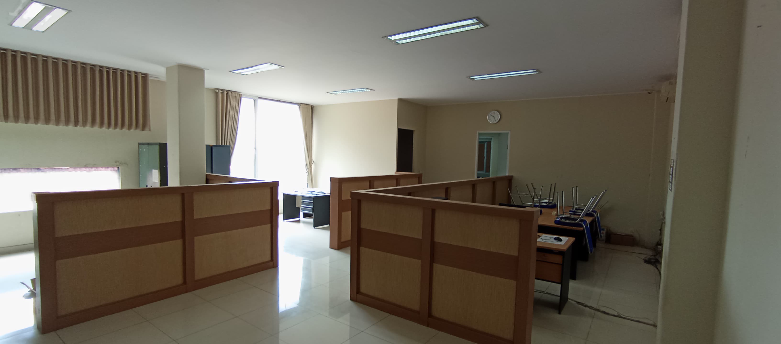 DIJUAL CEPAT! GUDANG & KANTOR 3 LANTAI SIAP PAKAI DI LOKASI STRATEGIS - KOTA CIREBON