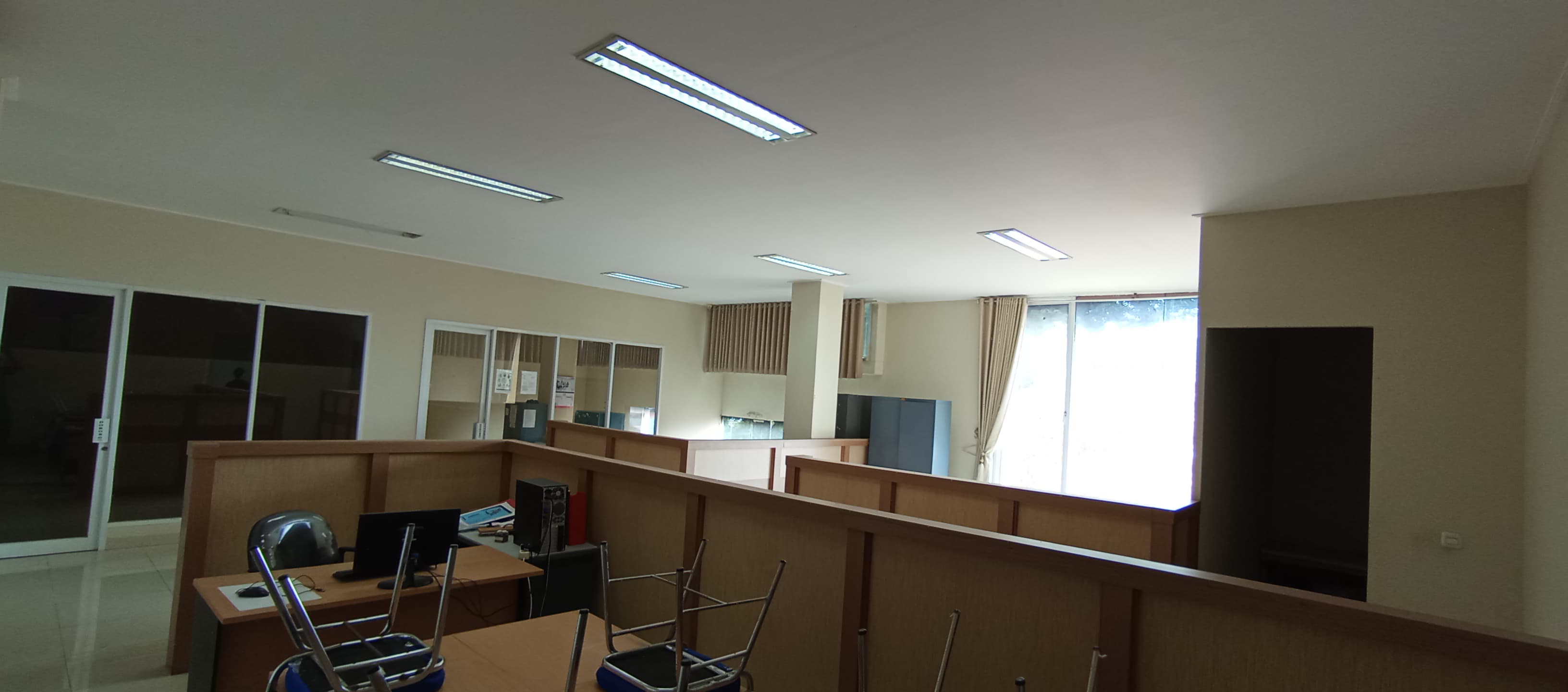 DIJUAL CEPAT! GUDANG & KANTOR 3 LANTAI SIAP PAKAI DI LOKASI STRATEGIS - KOTA CIREBON
