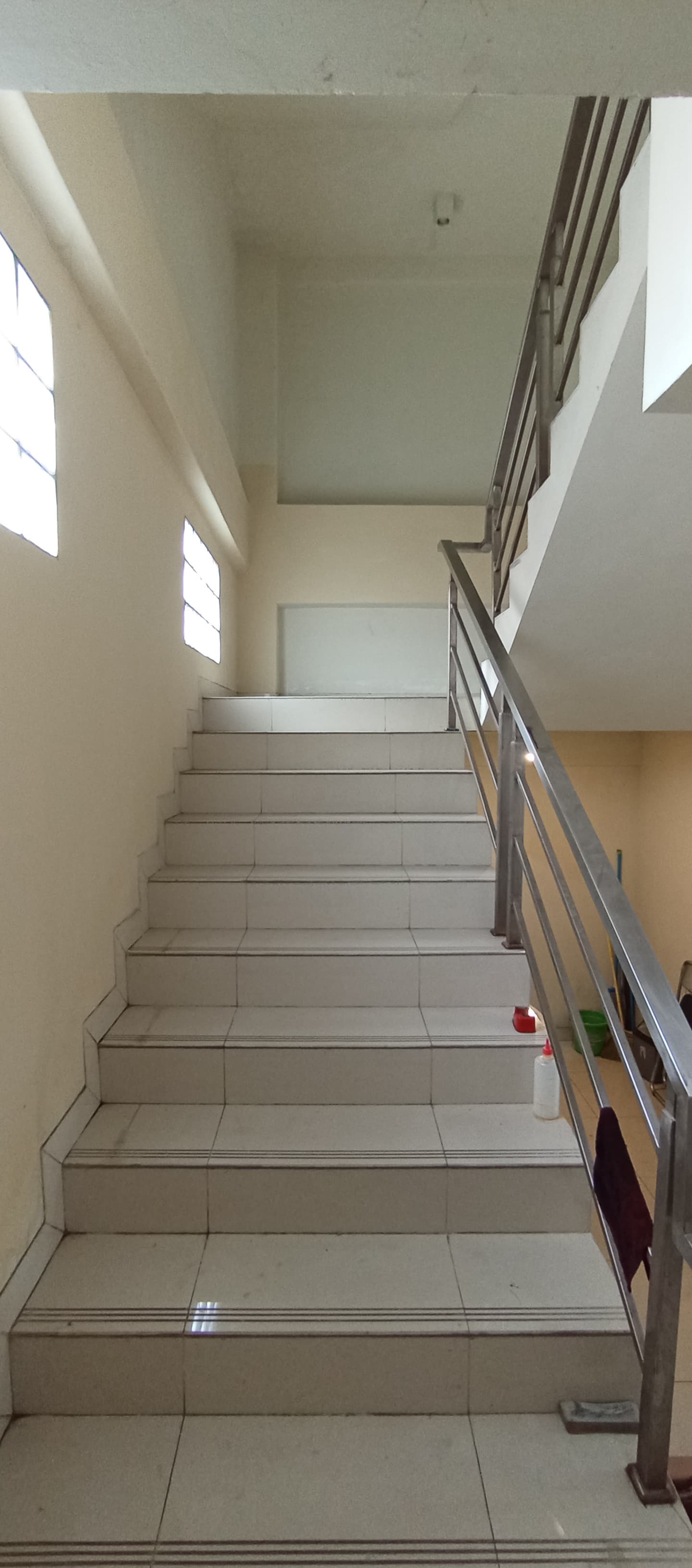 DIJUAL CEPAT! GUDANG & KANTOR 3 LANTAI SIAP PAKAI DI LOKASI STRATEGIS - KOTA CIREBON