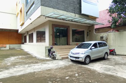 DIJUAL CEPAT! GUDANG & KANTOR 3 LANTAI SIAP PAKAI DI LOKASI STRATEGIS - KOTA CIREBON