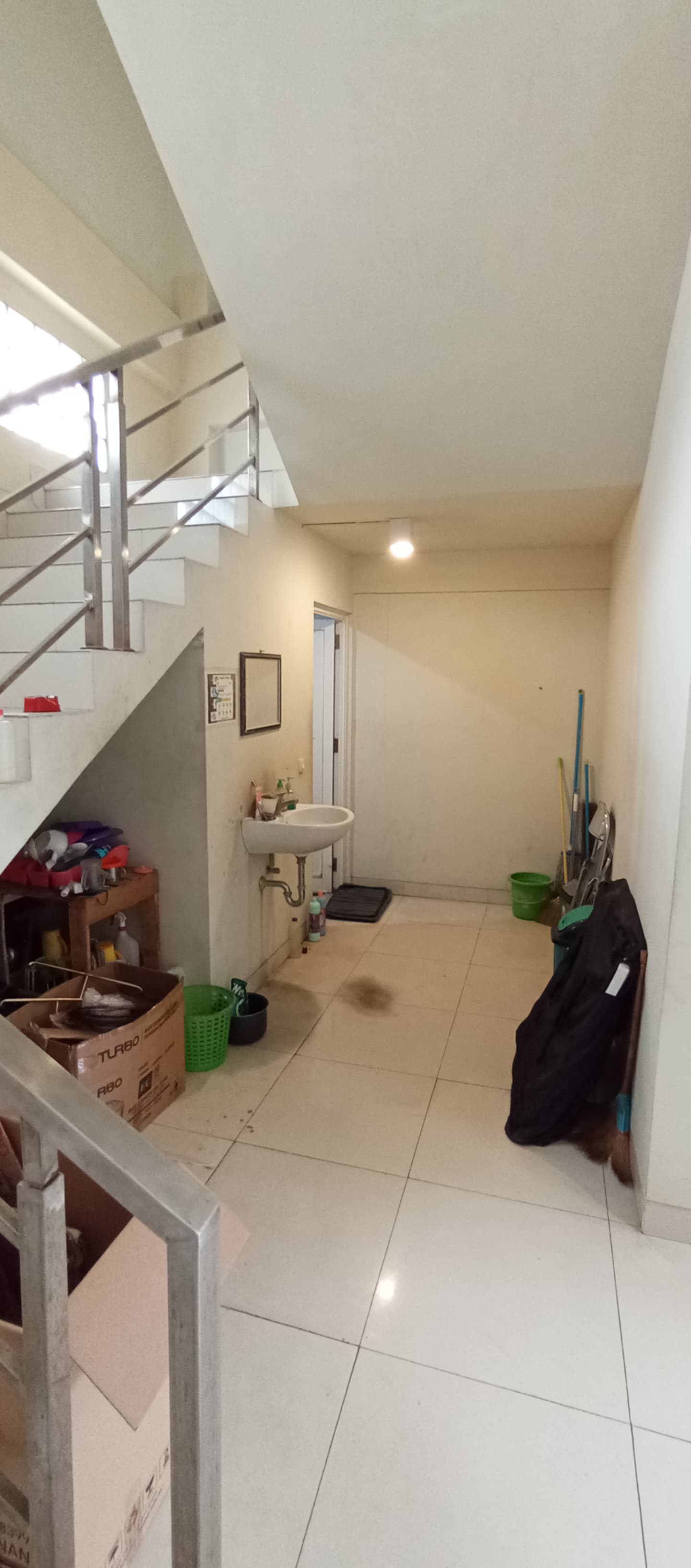 DIJUAL CEPAT! GUDANG & KANTOR 3 LANTAI SIAP PAKAI DI LOKASI STRATEGIS - KOTA CIREBON