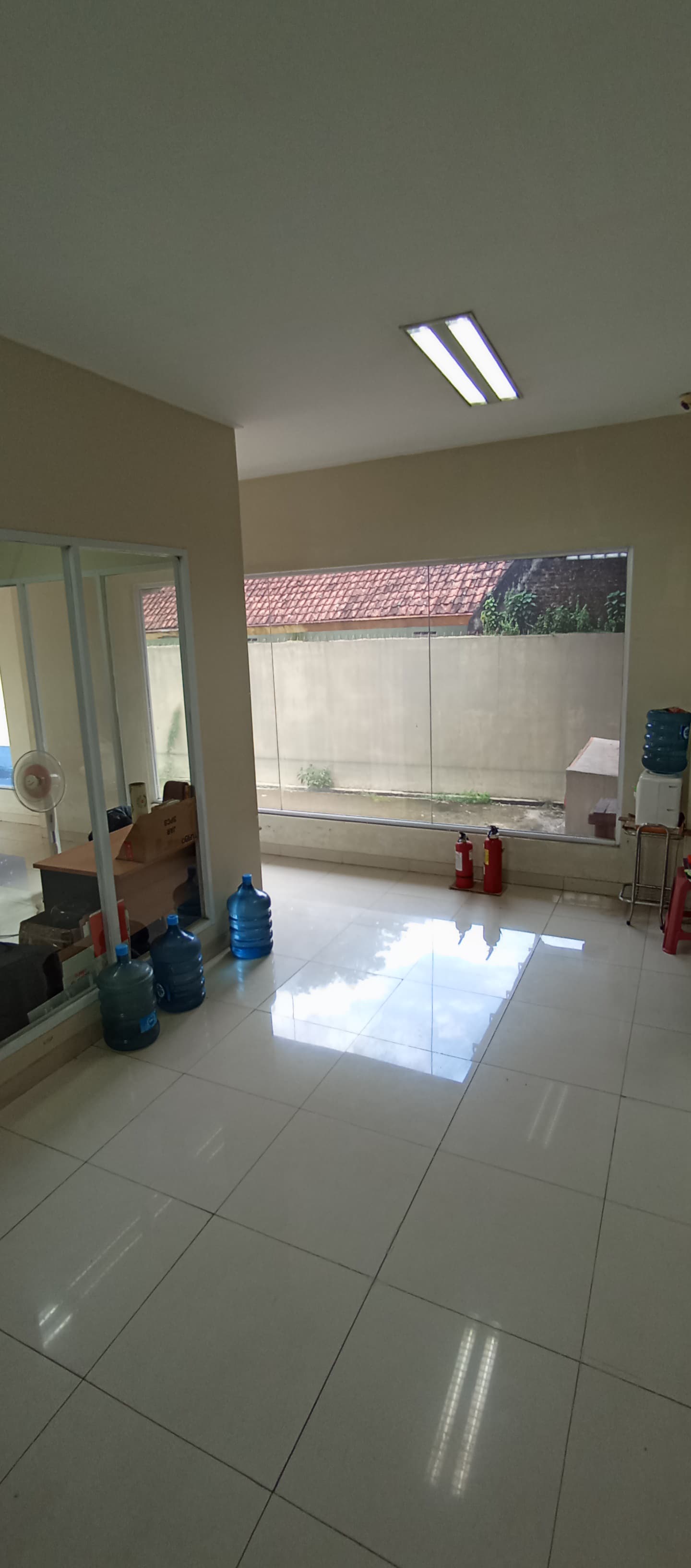 DIJUAL CEPAT! GUDANG & KANTOR 3 LANTAI SIAP PAKAI DI LOKASI STRATEGIS - KOTA CIREBON