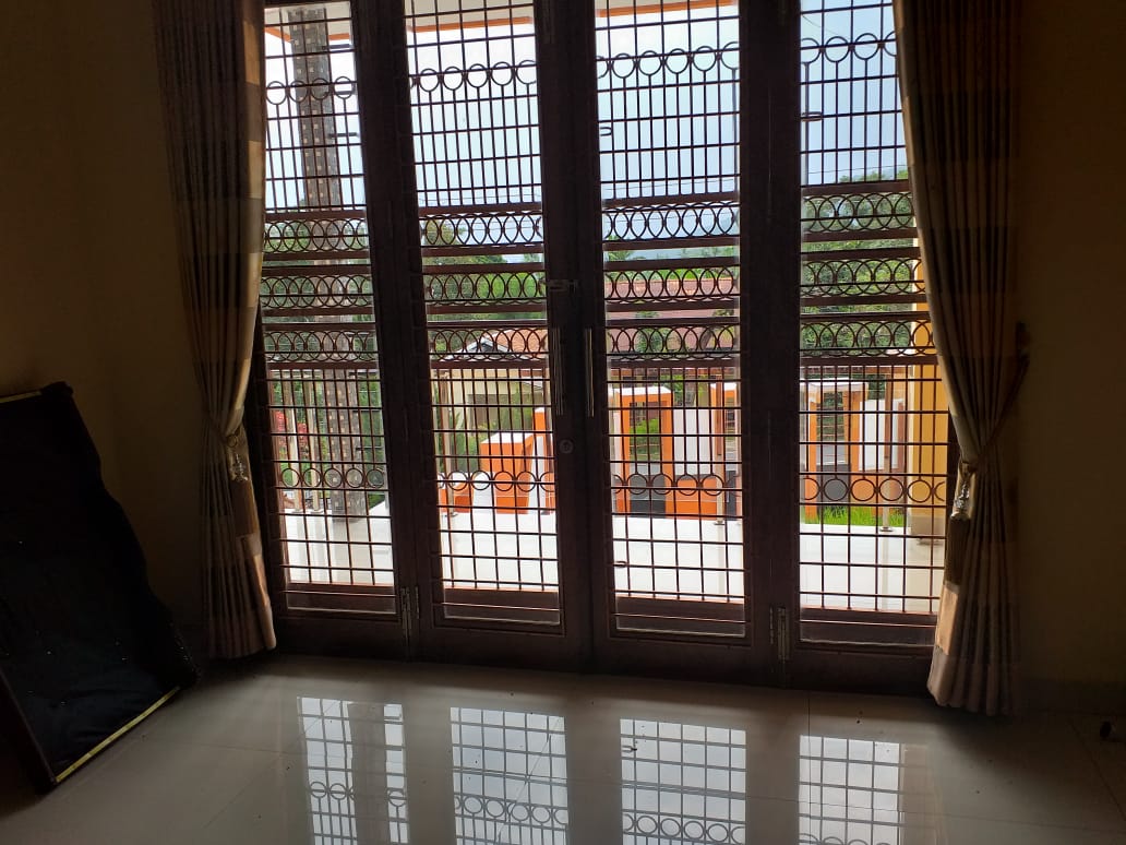 DIJUAL RUMAH MEWAH LOKASI JL RAYA BATURADEN