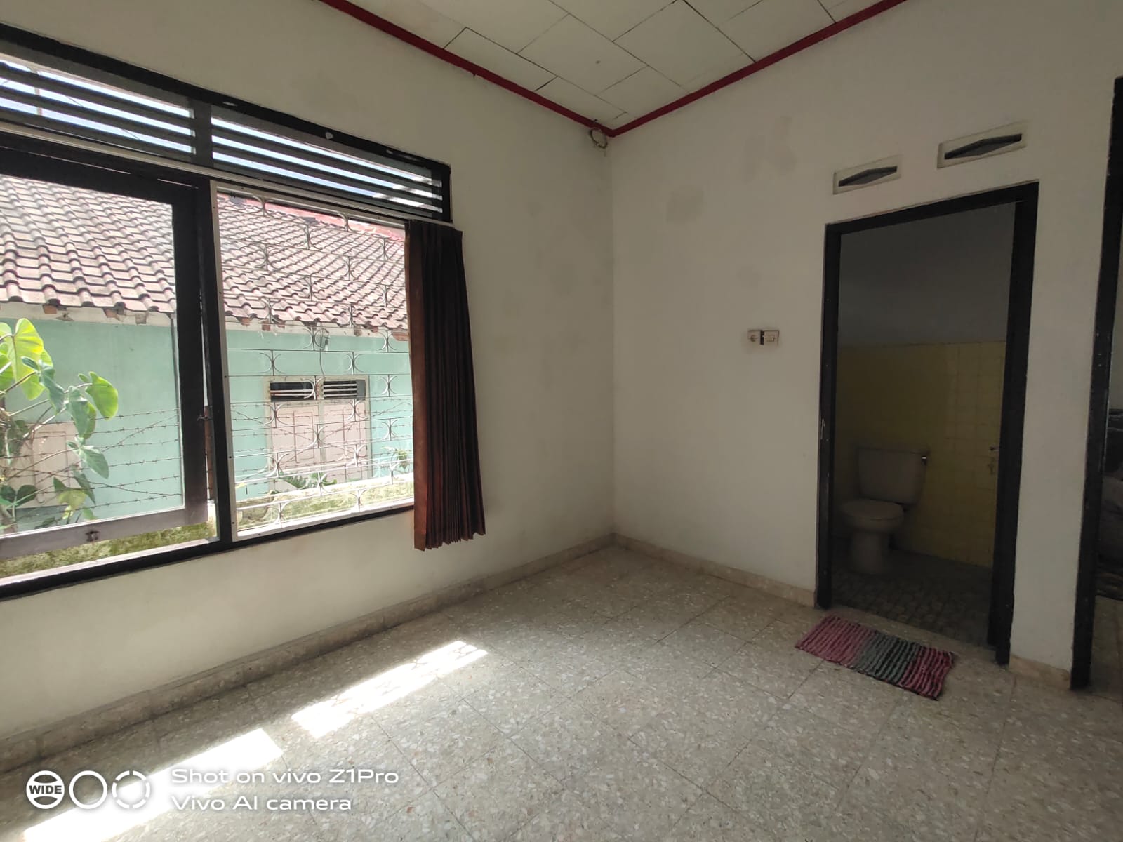 Rumah Terawat Halaman Luas Lokasi Strategis Jarak 600 Meter Ke Stasiun