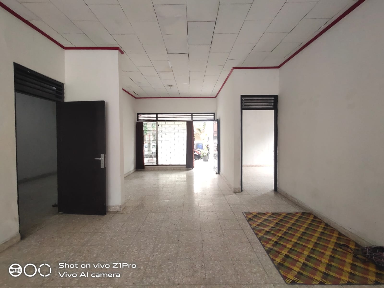 Rumah Terawat Halaman Luas Lokasi Strategis Jarak 600 Meter Ke Stasiun