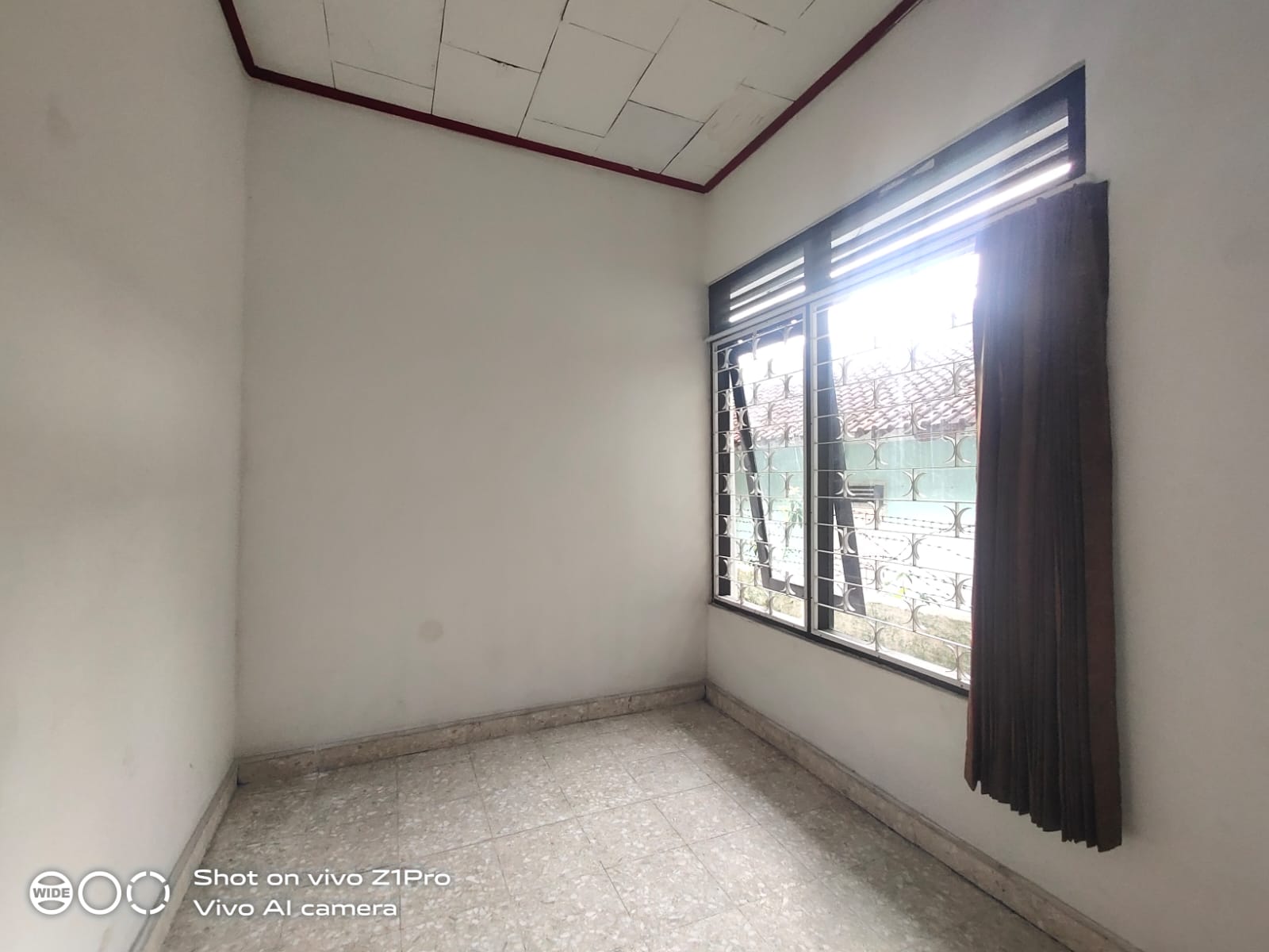 Rumah Terawat Halaman Luas Lokasi Strategis Jarak 600 Meter Ke Stasiun