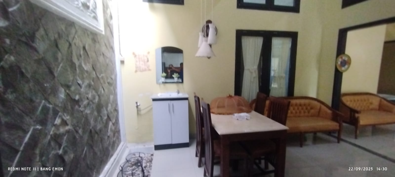 JUAL CEPAT RUMAH  KAMAR HOOK, 750 METER PASAR CERMEI