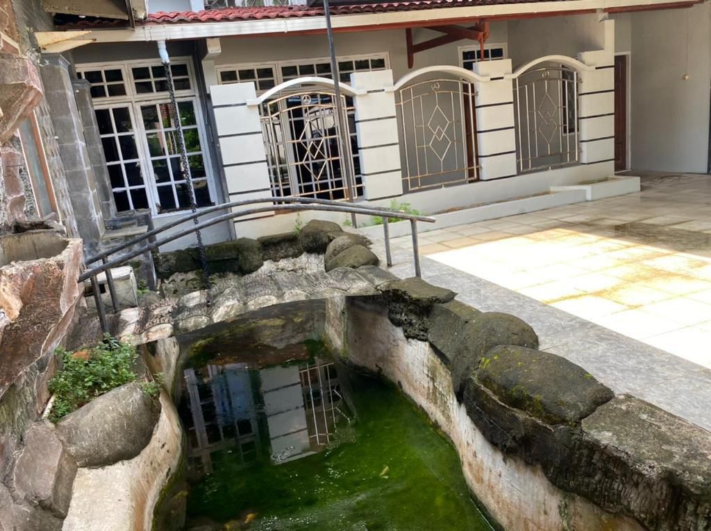 Dijual Rumah Halaman Luas Sudah Tembok Keliling - 3 Menit Alun-Alun Cilacap