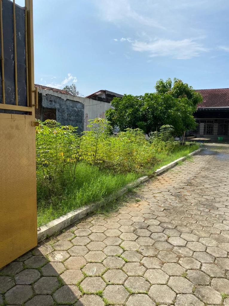 Dijual Rumah Halaman Luas Sudah Tembok Keliling - 3 Menit Alun-Alun Cilacap